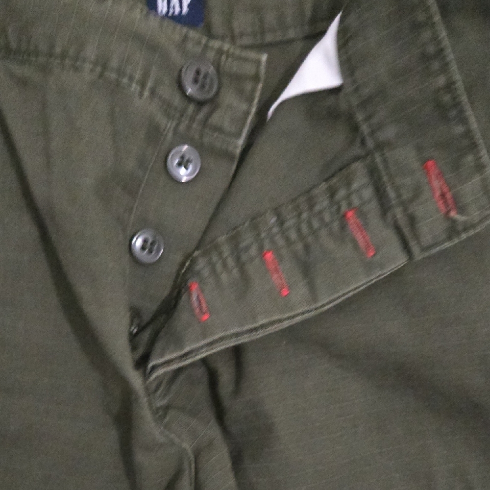 GAP Men's Classic Green Flat Front Shorts - Picture 4 of 4